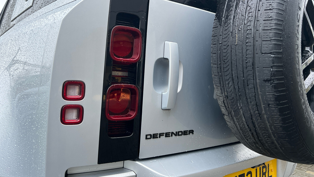 Land Rover Defender 110 Defender X-dynamic S D Mhev A Brown #18