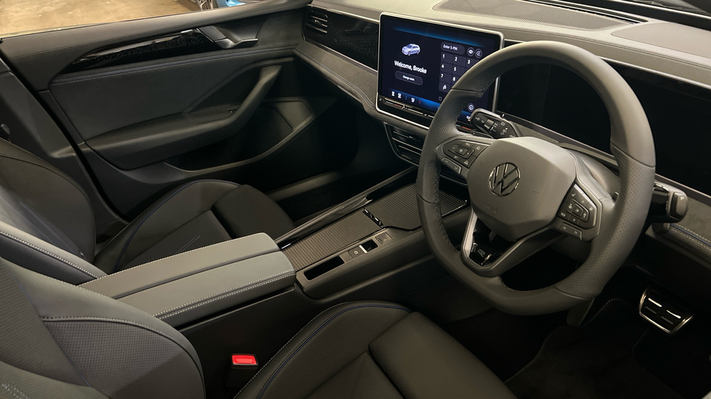 Volkswagen Passat Passat R-line 1.5 Etsi 150 Ps 7-Speed Dsg Black #6