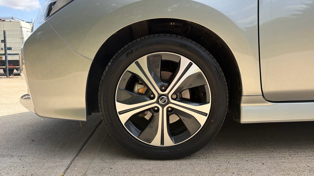Nissan Leaf Leaf 110Kw Tekna 40Kwh Silver #4