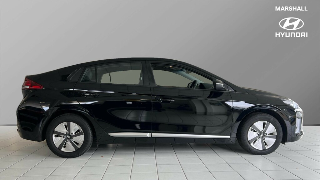 Hyundai Ioniq Ioniq 1.6 Gdi Hybrid Se Connect Dct Black #2