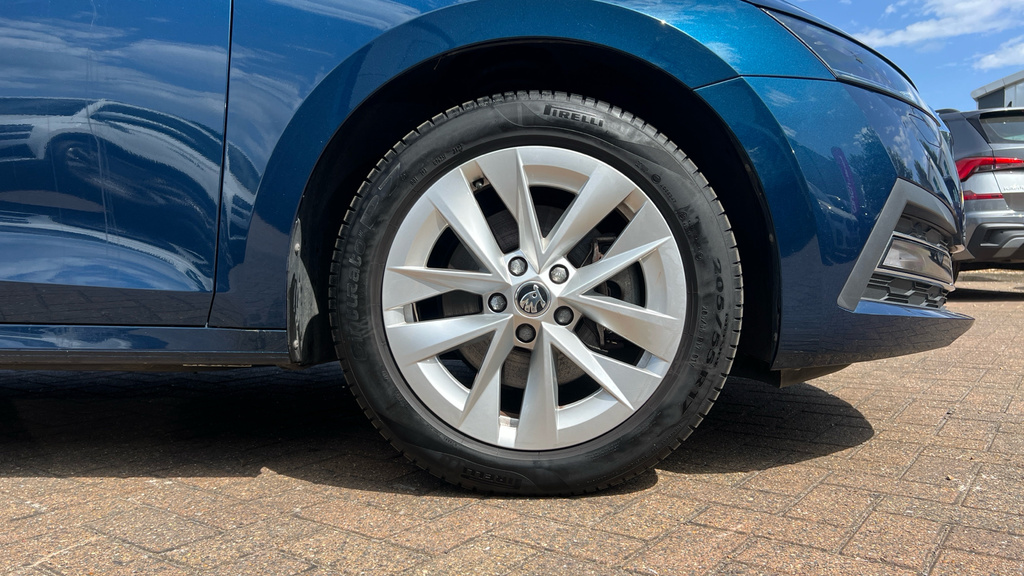 Skoda Octavia Octavia 1.4 Tsi Iv Se L Dsg Blue #5