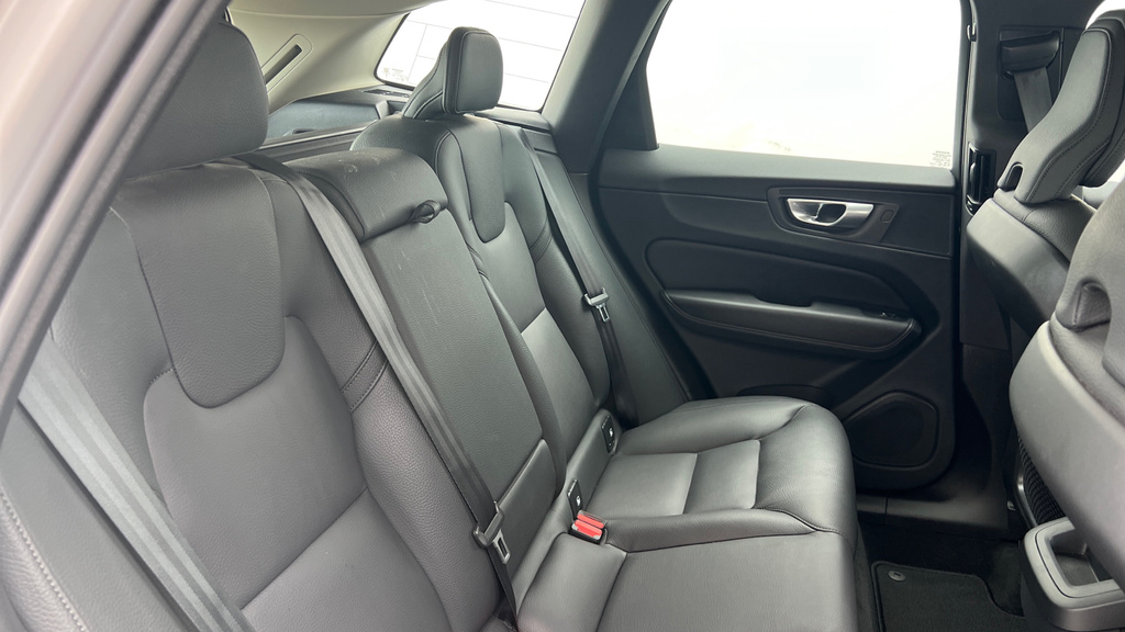 Volvo XC60 Xc60 2.0 B5p Core Awd Geartronic FY73ULK Silver #6