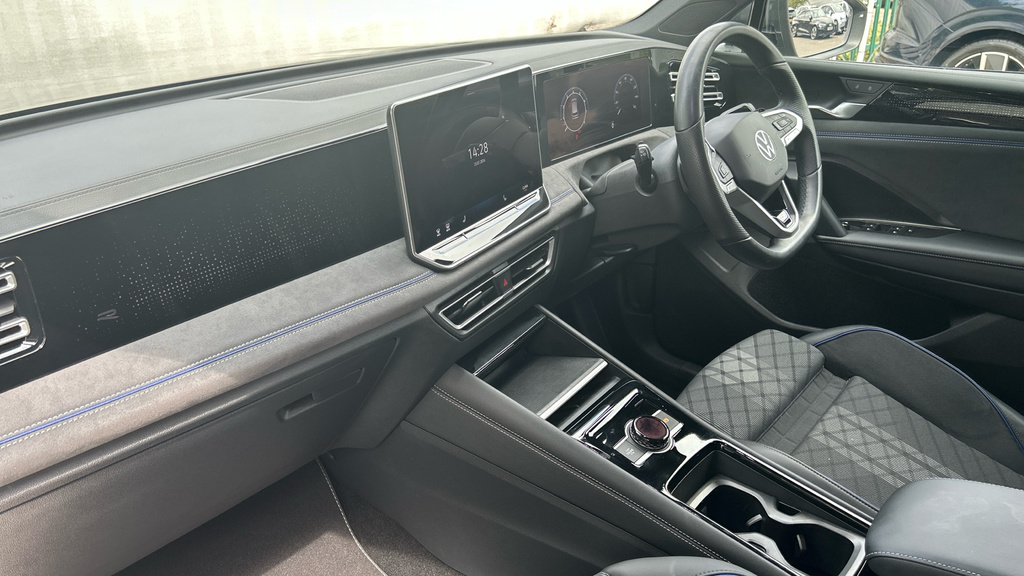 Volkswagen Tiguan Tiguan 1.5 Etsi 150 R-line Dsg KW75RVE Grey #2