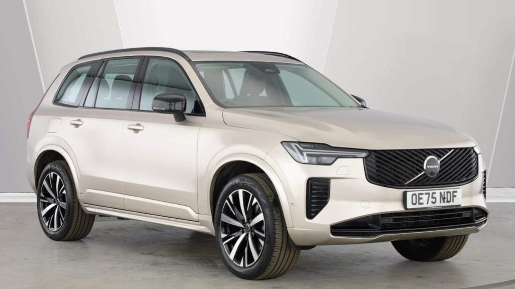 Volvo XC90 Xc90 2.0 B5p Plus Dark Awd Geartronic Gold