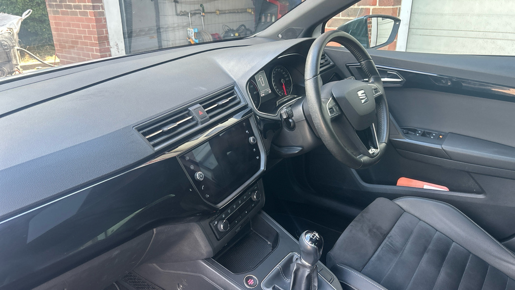 Seat Ibiza Ibiza 1.0 Tsi 95 Xcellence LV67JYD White #2