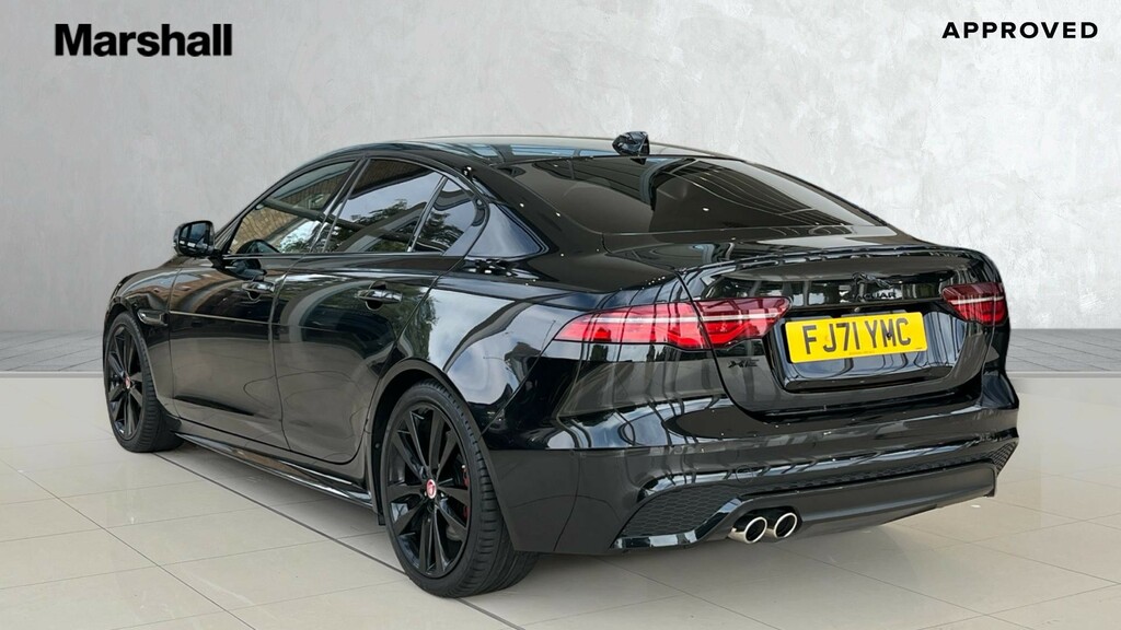 Jaguar XE Xe 2.0 D200 R-dynamic Black Black #2