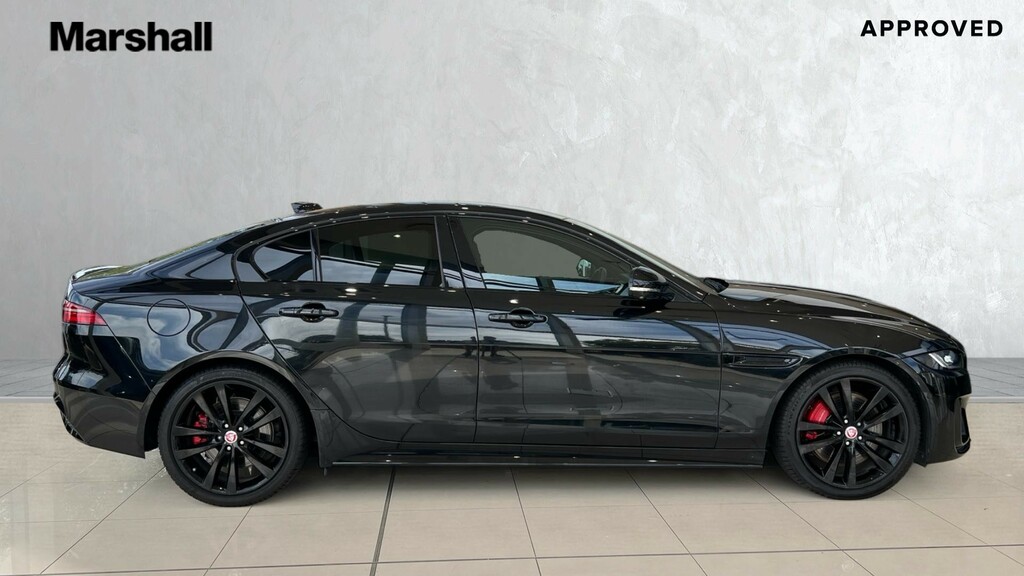 Jaguar XE Xe 2.0 D200 R-dynamic Black Black #5