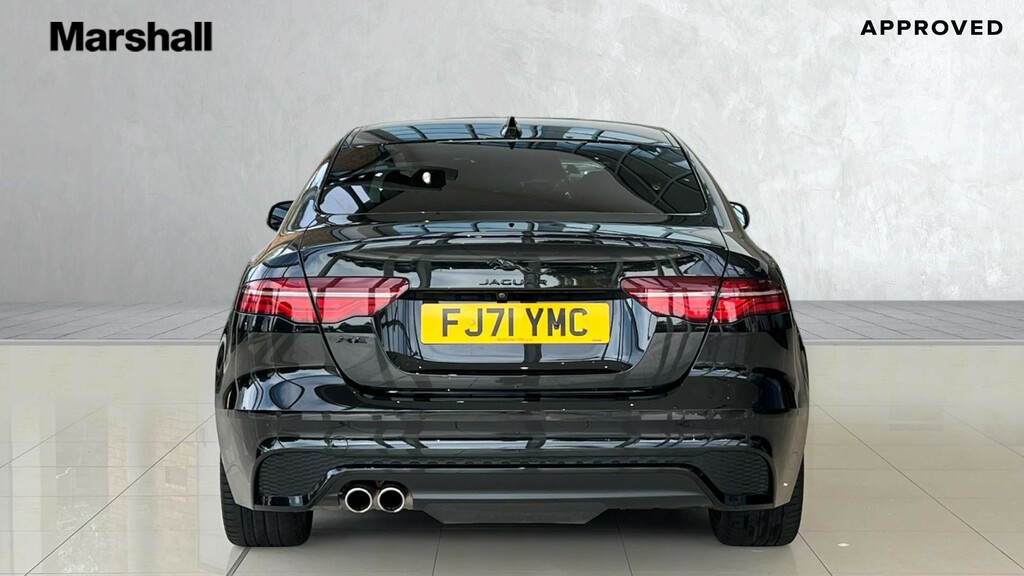 Jaguar XE Xe 2.0 D200 R-dynamic Black Black #6