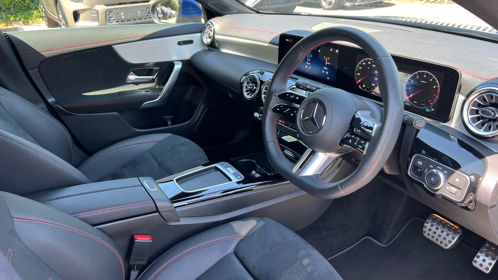 Mercedes-Benz CLA Class Cla 200 Amg Line Executive Tip Blue #3
