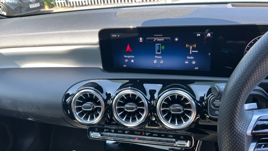 Mercedes-Benz CLA Class 200 Amg Line Executive Tip White #13