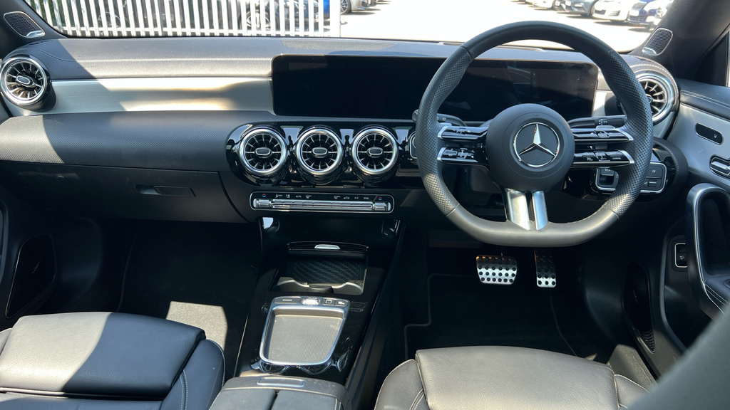 Mercedes-Benz CLA Class 200 Amg Line Executive Tip White #23