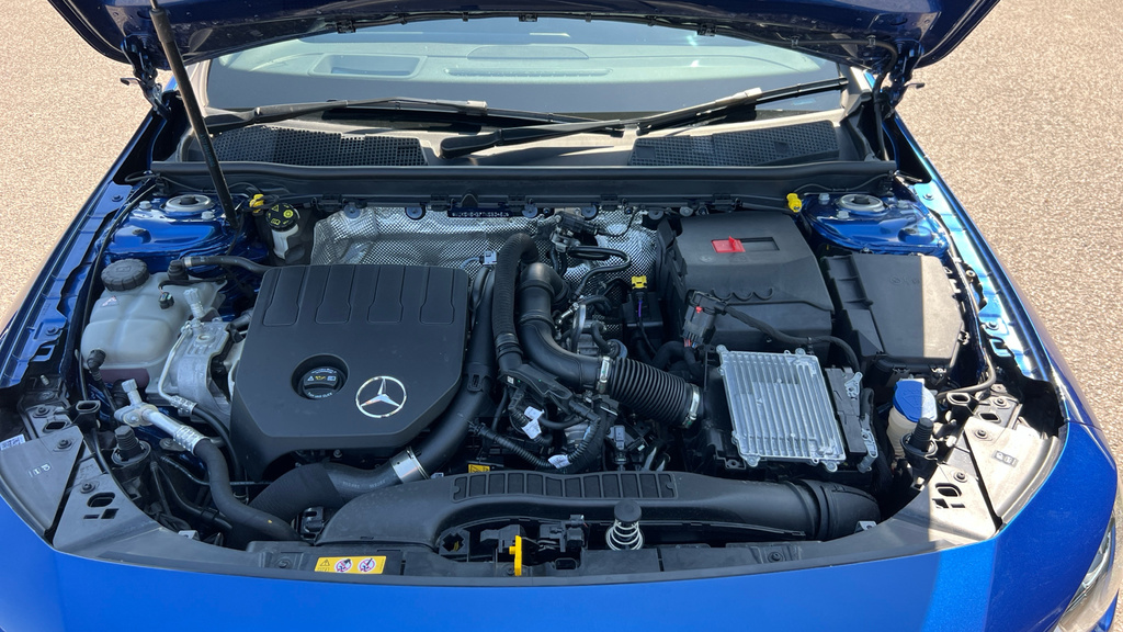 Mercedes-Benz CLA Class 200 Amg Line Executive Tip White #19