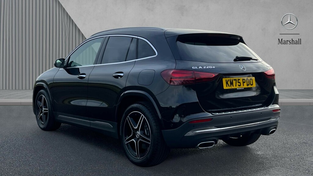 Mercedes-Benz GLA Class Gla 220D 4Matic Amg Line Executive Black #2