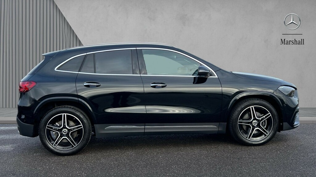 Mercedes-Benz GLA Class Gla 220D 4Matic Amg Line Executive Black #4