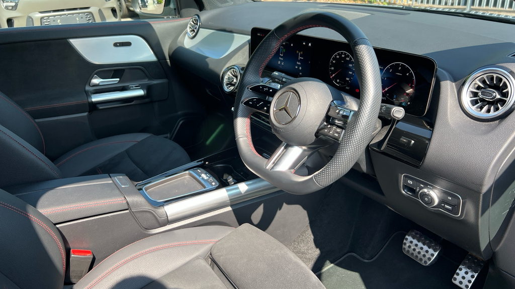 Mercedes-Benz GLA Class Gla 220D 4Matic Amg Line Executive Silver #3