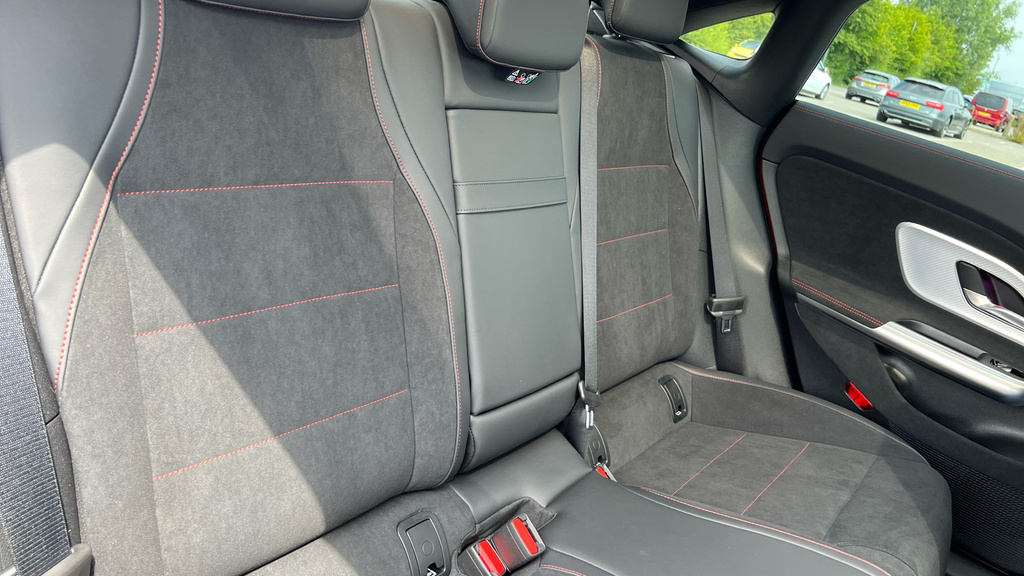 Mercedes-Benz CLA Class Cla 200 Amg Line Executive Tip Black #15
