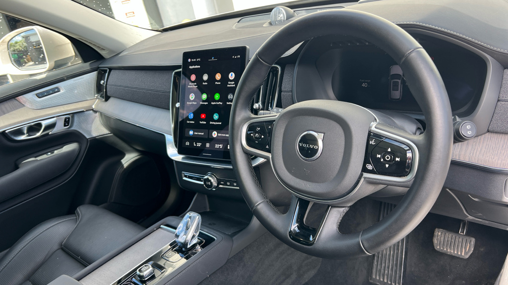 Volvo XC90 Xc90 2.0 B5p Ultra Dark Awd Geartronic Gold #4