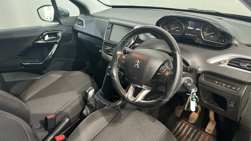Peugeot 208  Silver #9