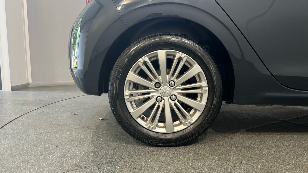 Peugeot 208  Silver #20