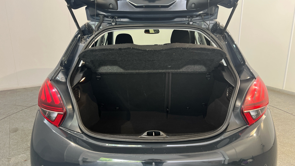 Peugeot 208  Silver #15