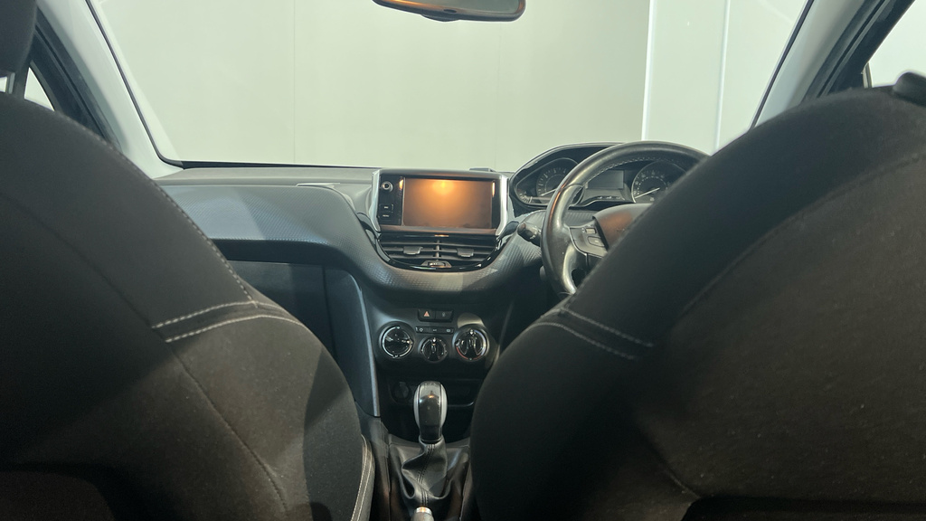 Peugeot 208  Silver #12