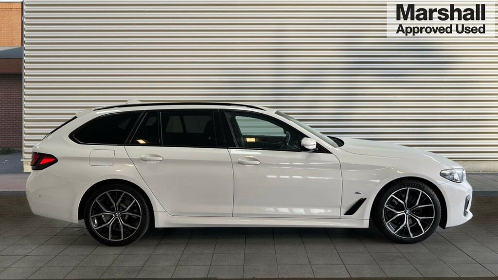 BMW 5 Series 5 Series 520D Mht M Sport Step RJ71BDU White #2