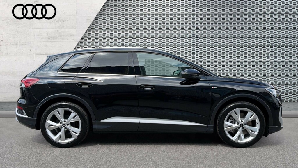 Audi Q4 E Tron Audi Q4 S Line 45 E-tron 210,00 Kw Black #4