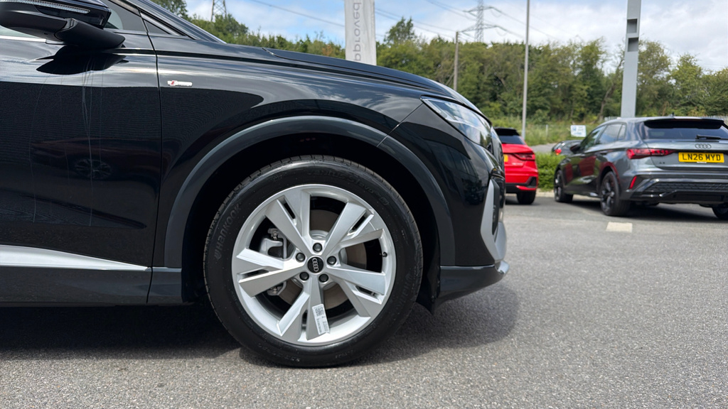 Audi Q4 E Tron Audi Q4 S Line 45 E-tron 210,00 Kw Black #5