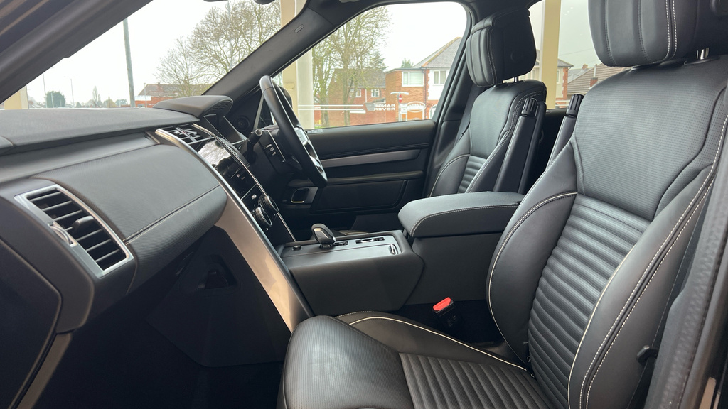 Land Rover Discovery Discovery 3.0 D300 Dynamic Hse Black #3