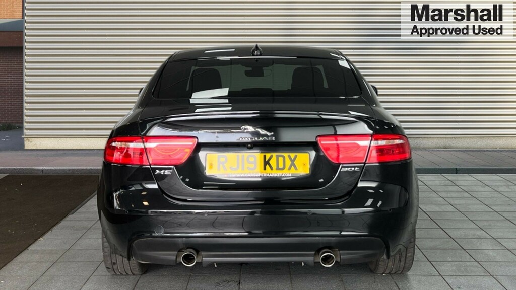 Jaguar XE Xe 2.0 Ingenium Landmark Edition Black #3