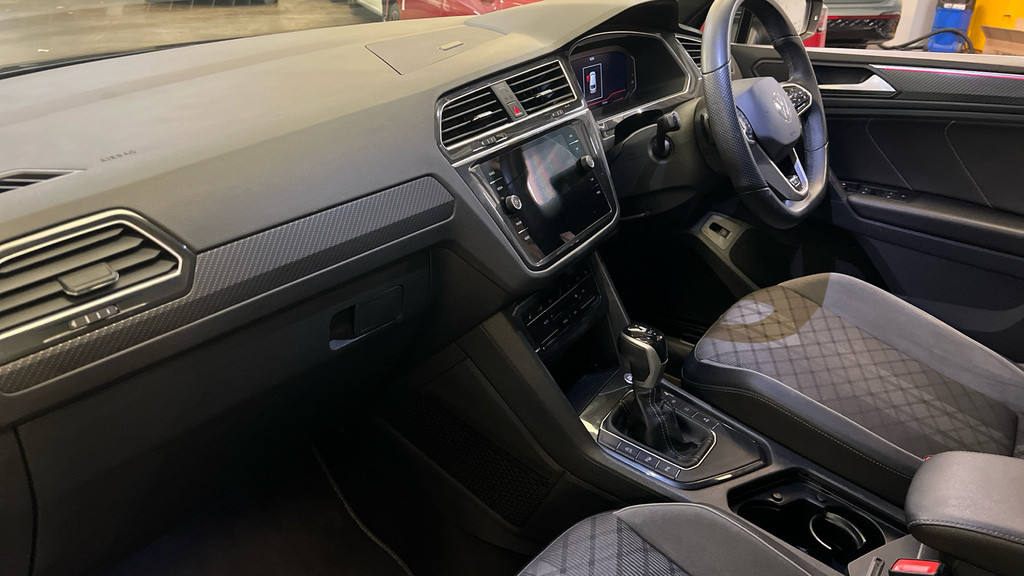 Volkswagen Tiguan Tiguan 1.5 Tsi 150 R-line Dsg C22BRX Grey #2