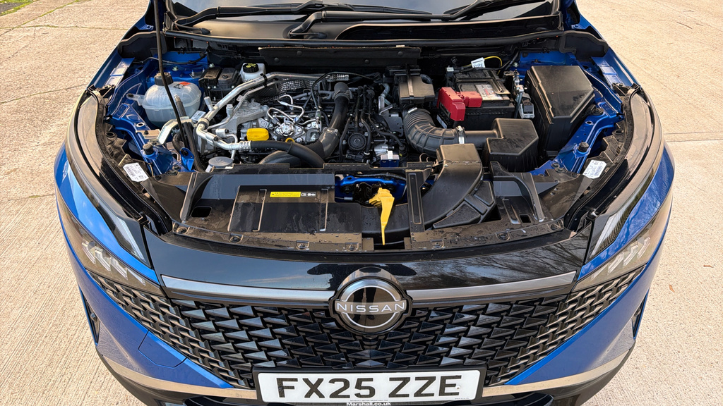 Nissan Qashqai 1.3 Dig-t Mh Tekna Black #10