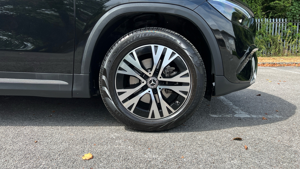 Mercedes-Benz GLA Class Gla 200D Sport Executive KW75ZLY Black #5