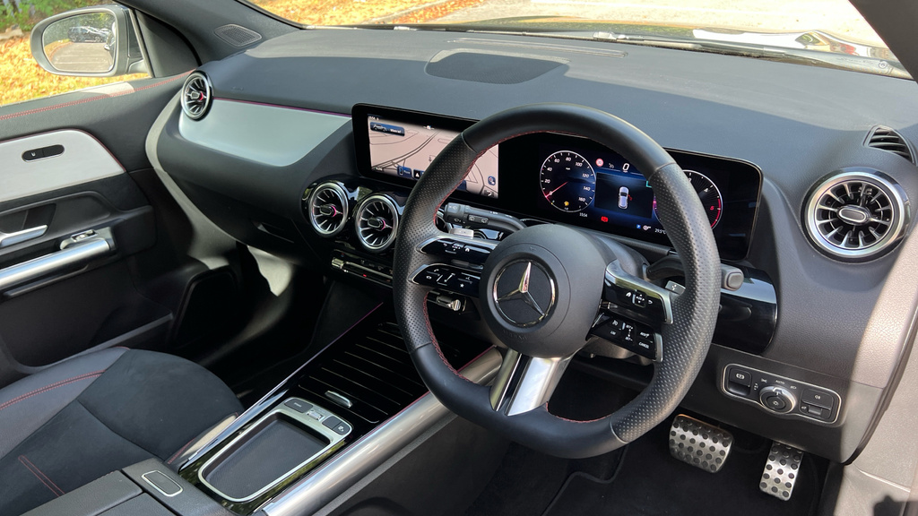 Mercedes-Benz GLA Class Gla 220D 4Matic Amg Line Executive KW75ZLK Black #3