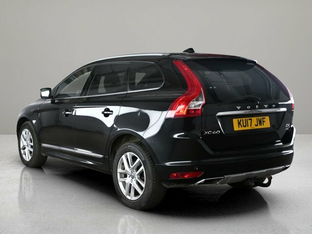 Volvo XC60 2.4 D4 Se Lux Black #2