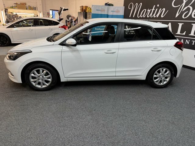 Hyundai I20 1.2 Se NA67DHP White #4