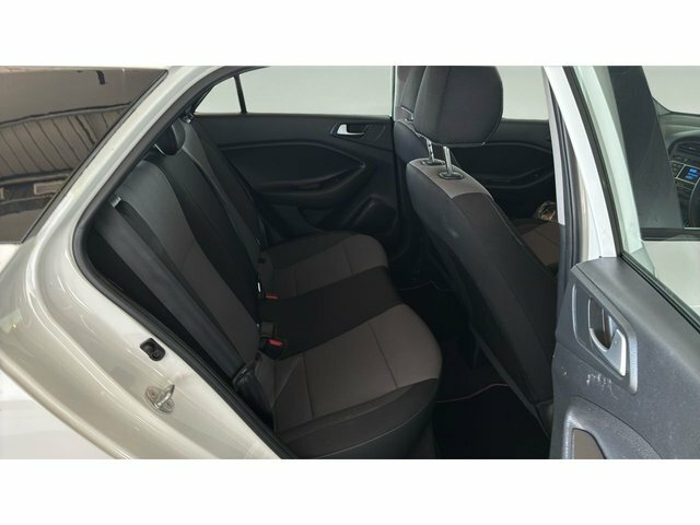 Hyundai I20 1.2 Se White #6