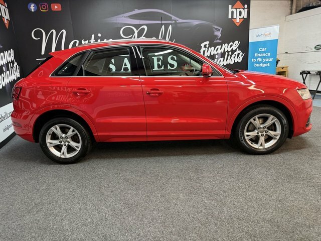 Audi Q3 2.0 Tdi Se Fsh Red #4