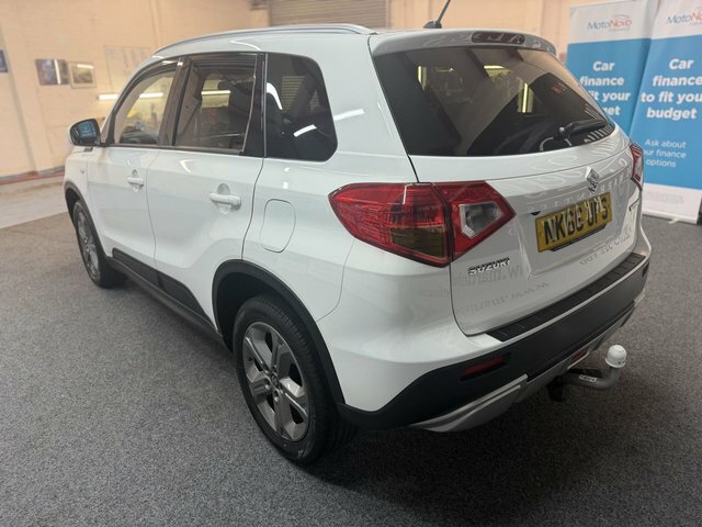 Suzuki Vitara 1.6 Ddis Sz-t Suv White #4