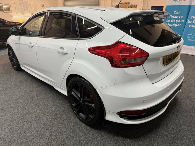 Ford Focus 2.0T Ecoboost St-3 250Ps White #6