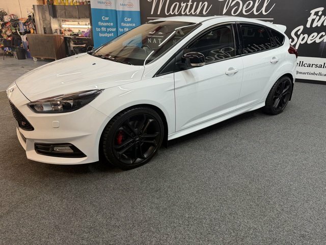 Ford Focus 2.0T Ecoboost St-3 250Ps White #2