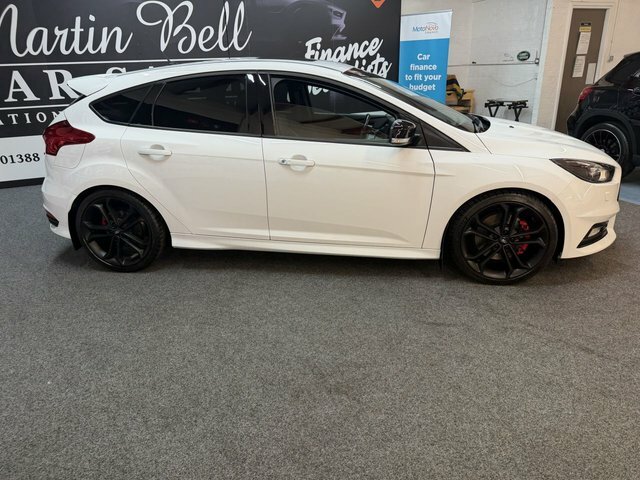 Ford Focus 2.0T Ecoboost St-3 250Ps White #4