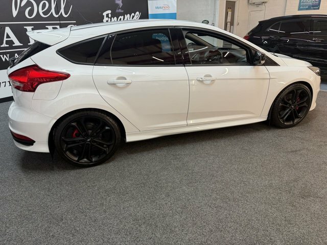 Ford Focus 2.0T Ecoboost St-3 250Ps White #3