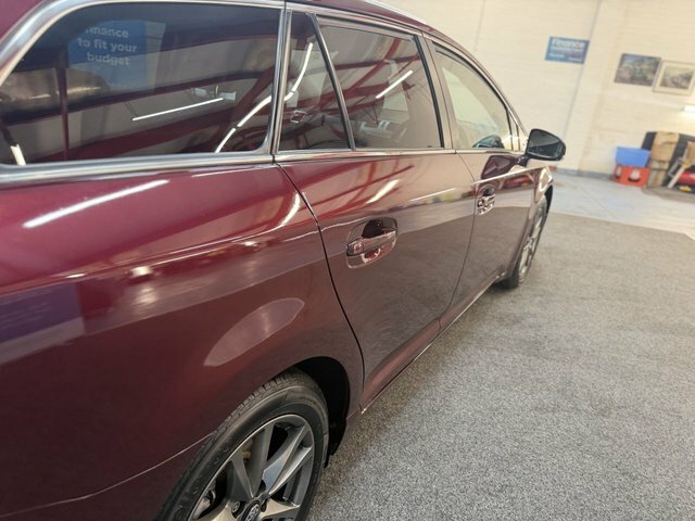 Toyota Avensis 2.0 D-4d Tr Black #11