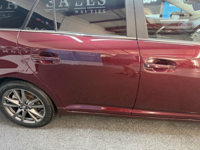 Toyota Avensis 2.0 D-4d Tr Black #33