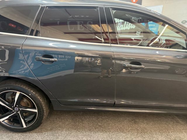 Volvo XC60 2.4L D4 Se Awd 178 Bhp Silver #35