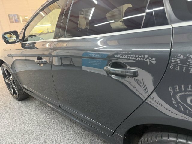 Volvo XC60 2.4L D4 Se Awd 178 Bhp Silver #7