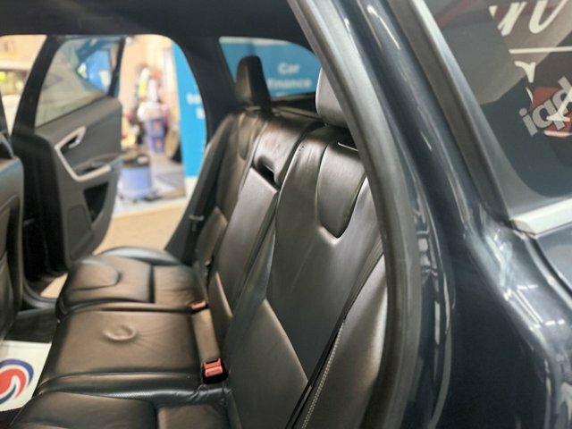 Volvo XC60 2.4L D4 Se Awd 178 Bhp Silver #26