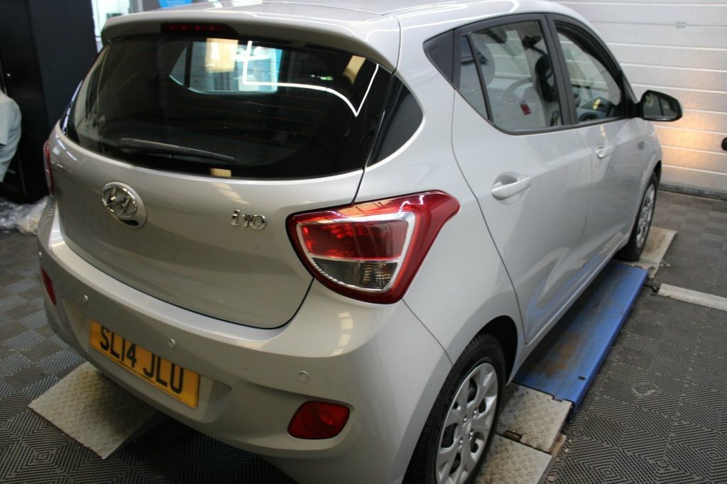 Hyundai I10 1.0 Se Hatchback Euro 5 66 Ps White #26