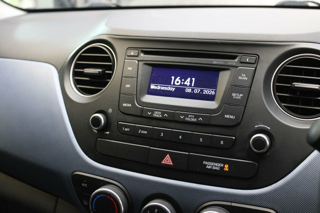 Hyundai I10 1.0 Se Hatchback Euro 5 66 Ps White #16